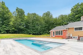 Spacious Getaway w/ Swiming Pool OR hot tub - Image 3