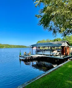 Gorgeous Waterfront Log Home on Lake Sinclair - Image 4