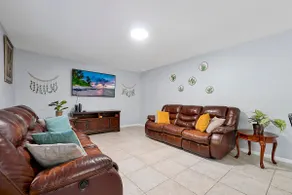 Poolside Oasis w/ Tiki bar! 25min – Cocoa Beach - Image 5