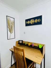 Beautiful 3 bedroom house with garden + Parking - Image 5