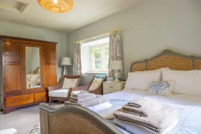 4 bed cottage Breath-taking views Sleeps 8 - Image 4