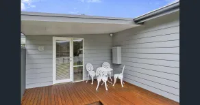 ”Shalom at the Bay” charming light-filled Cottage - Image 2
