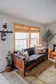 Newly renovated, 3 bedroom, cozy lake house. - Image 4