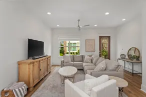 CASINO - DOWNTOWN AREA 3 Bedroom 2 home with 5 bed - Image 3