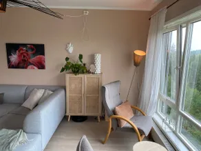 Spacious apartment with patio - Image 4