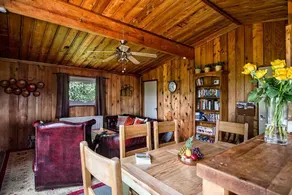 'Gillians Bower' Idyllic Cedar Lodge with Hot Tub - Image 4
