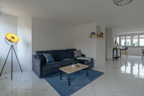 Apartment in the city center with free parking - Image 3