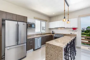 Best condo in the area, 2 bedrooms and pool - Image 3