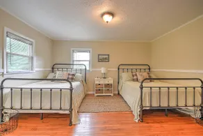The Campbell House 18 acres of country paradise! - Image 4