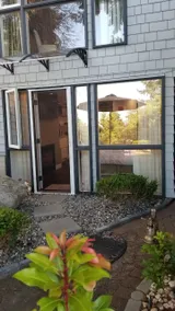 Ground floor bachelor suite with private entrance - Image 5