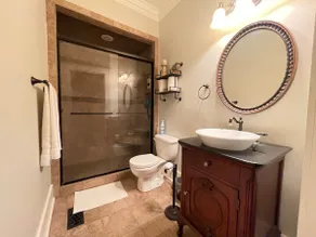 Luxurious Historic Home For All - Image 5