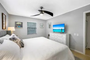 Lovely Beach Bungalow pool/spa 1.5 mile bch Naples - Image 2