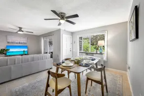 Lovely Beach Bungalow pool/spa 1.5 mile bch Naples - Image 3
