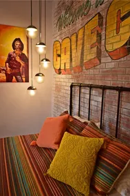 Cute modern 1 bedroom guest house w/ private patio - Image 4