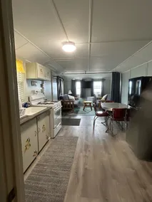 Cozy 1 bedroom cabin on the lakefront #5 - Image 4