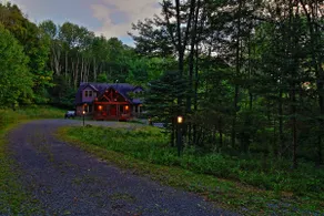 Hidden Gem💎Large Ellicottville Chalet🍁Woods⛷ Hot Tub 🕹️ Arcade Fun 🔥Fire Pit - Image 3