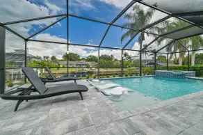 Cozy 2 bedroom on the canal with pool and hot tub! - Image 2