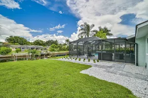 Cozy 2 bedroom on the canal with pool and hot tub! - Image 4