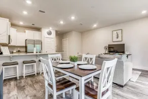 Elegant townhome + oversized luxury pool - Image 4
