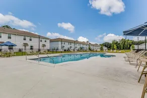 Elegant townhome + oversized luxury pool - Image 3