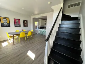 Reno’d Century House Downtown w/ Sandbanks Pass - Image 2
