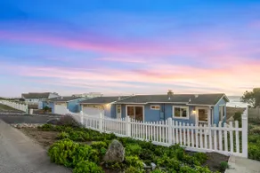 Cozy cottage on a full ocean-front acre - Image 5