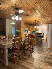 Charming 2 bedroom home, sleeps 6 - Image 4