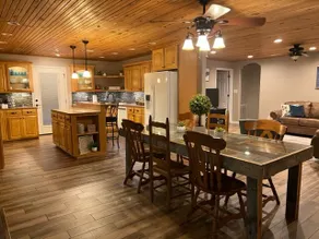 Charming 2 bedroom home, sleeps 6 - Image 3