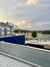 Spacious River View 2 br apt near Eagle Center - Image 4
