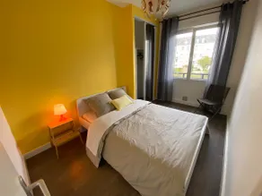 Cozy apartment with balcony and parking - Image 3