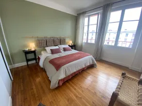 Cozy apartment with balcony and parking - Image 2