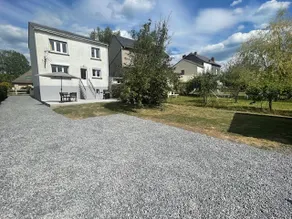 4 bedroom house with garden - Image 3
