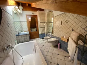 Lake view apartment with swimming pool - Image 5