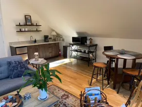 MadronaSuite- Island Charm, Sunny Serene Loft Apt - Image 4