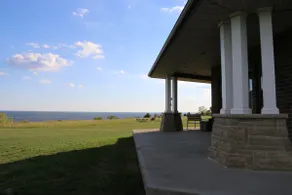 Enjoy this Lake view House ! - Image 5