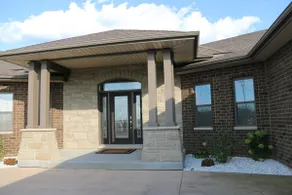 Enjoy this Lake view House ! - Image 2