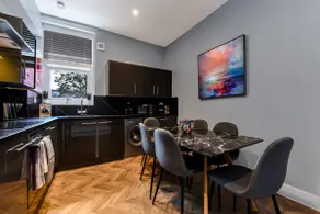 Welcoming and Radiant - Lovely & Family Friendly! - Image 4