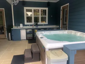 Private 4 bedroom home with pool - Image 3