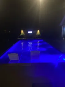 Private 4 bedroom home with pool - Image 2
