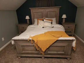 Adorable 1-bedroom place with kitchenette. - Image 3
