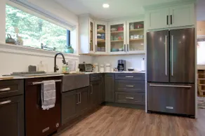Custom Farmhouse Style Bungalow Near Jay Peak - Image 2