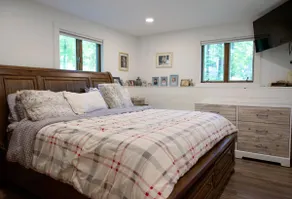 Custom Farmhouse Style Bungalow Near Jay Peak - Image 4