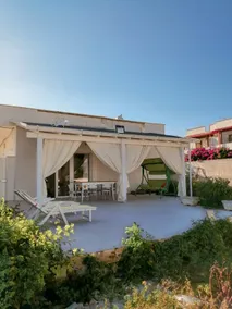 Charming seaside villa - Image 2