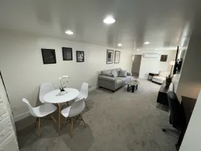 Updated 1 bedroom apartment with kitchen/laundry - Image 4