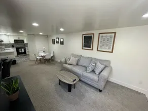 Updated 1 bedroom apartment with kitchen/laundry - Image 3