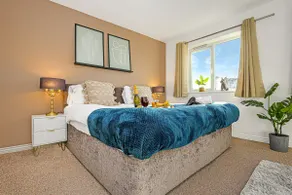 4 Bedroom 3.5 Bathroom House • Free Parking • Fast Wifi • Smart TV - Image 3