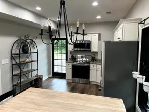Herrington Lake Basement Apartment - Image 5