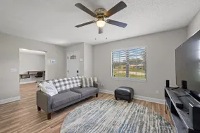 Single Story 4 Bedroom Home Near Downtown Jax - Image 5