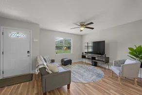 Single Story 4 Bedroom Home Near Downtown Jax - Image 4