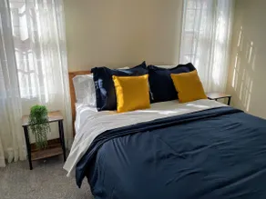 Cheerful & Spacious 3 Bedroom Home - Image 5